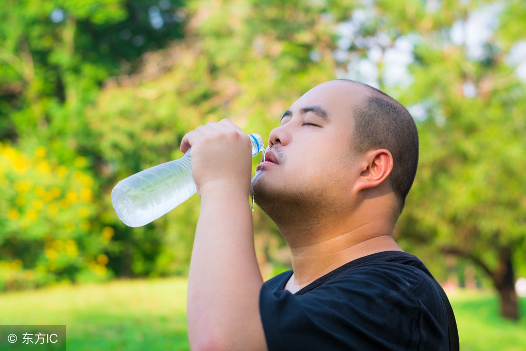 夏季预防中暑小妙招,为预防夏季中暑应该多喝什么