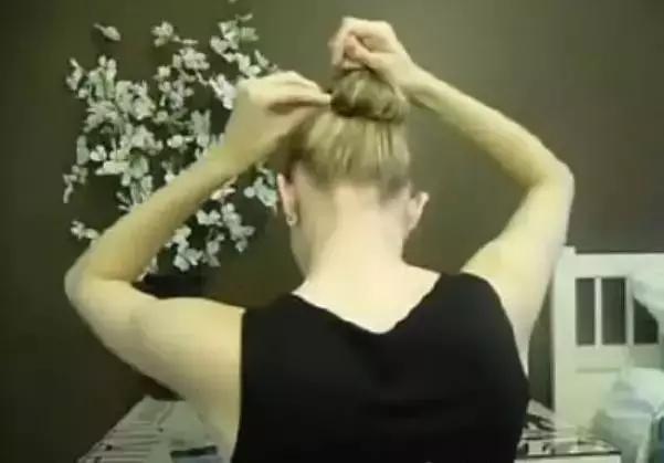 舞蹈盘头教程,简单快速的盘头方式