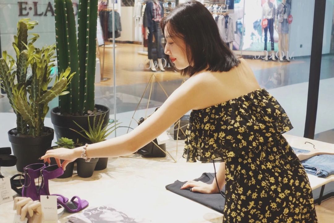 出去旅游穿什么好看又时尚,最美的度假穿搭跟着穿美翻