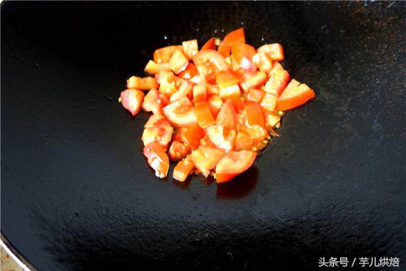 新疆鸡蛋西红柿面片汤,番茄面皮疙瘩汤