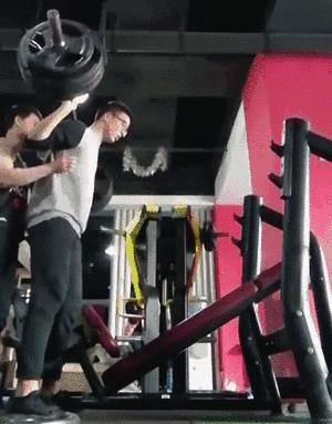 踢球猝死该怎么处理,踢球猝死或病危的案例