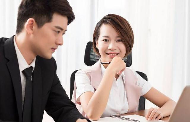 女面试官：你的生肖是？应聘者：很庆幸我生肖属马