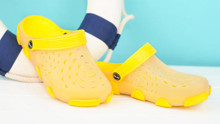 “丑”鞋行天下，沙滩就是它的主场