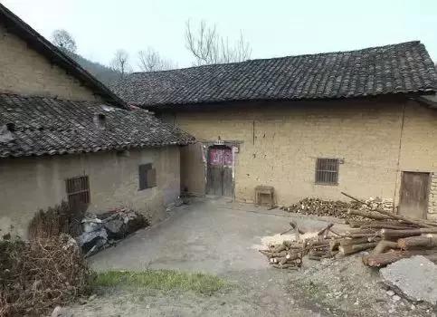 屋门前有坟怎么说,建房靠近坟墓有什么讲究