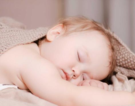 到底要不要给宝宝睡定型枕,宝宝睡定型枕有用吗