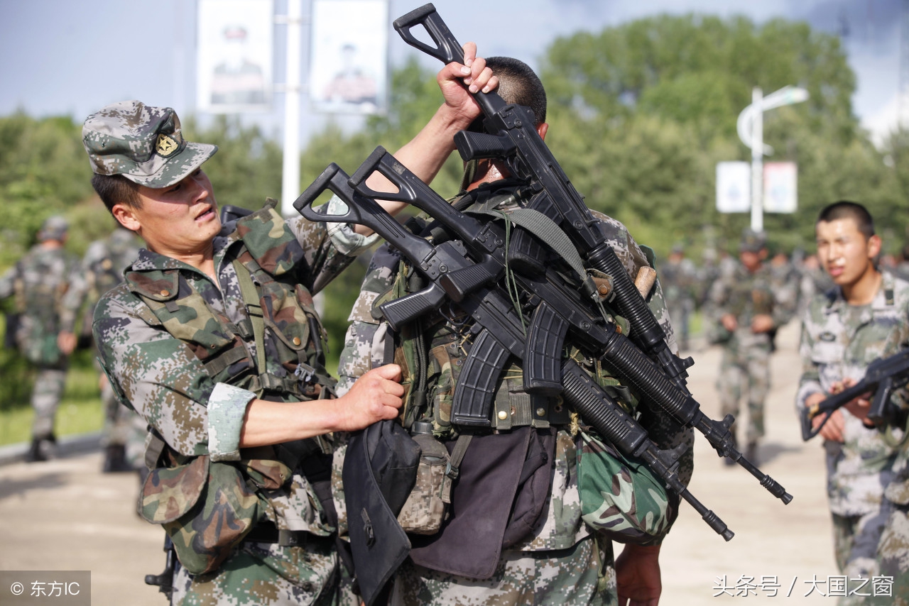 部队基层干部有没有发展前途,军队干到团级干部有多难