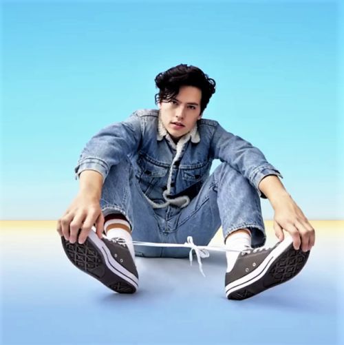 鞋圈娴妃Converse复宠了，麦莉甜茶美渣纷纷上脚！