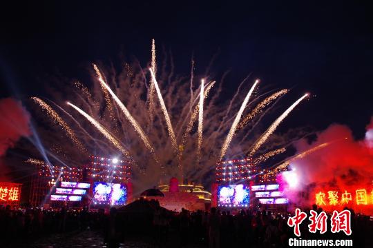 楚雄火把节壮观场面,23年楚雄火把节