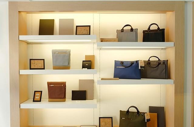 画廊般的Moshi专卖店-买3C周边购物体验