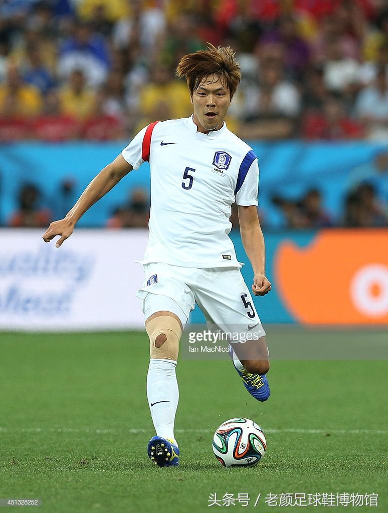 世界杯鸳鸯足球鞋,世界杯彪马鸳鸯足球鞋绿橙