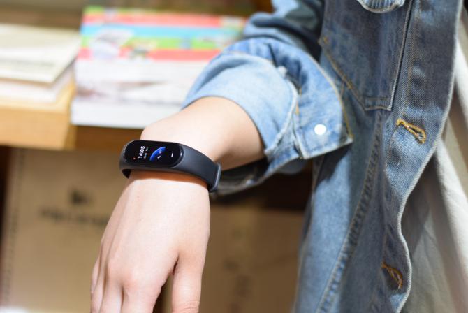 黑科技大彩屏智能手环,智能手环的门禁功能怎么设置