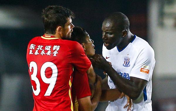 登巴巴发表什么言论,登巴巴被种族歧视