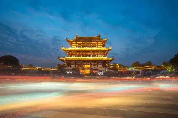 8月飞机票通常最低几折,八月北京到新疆机票价格