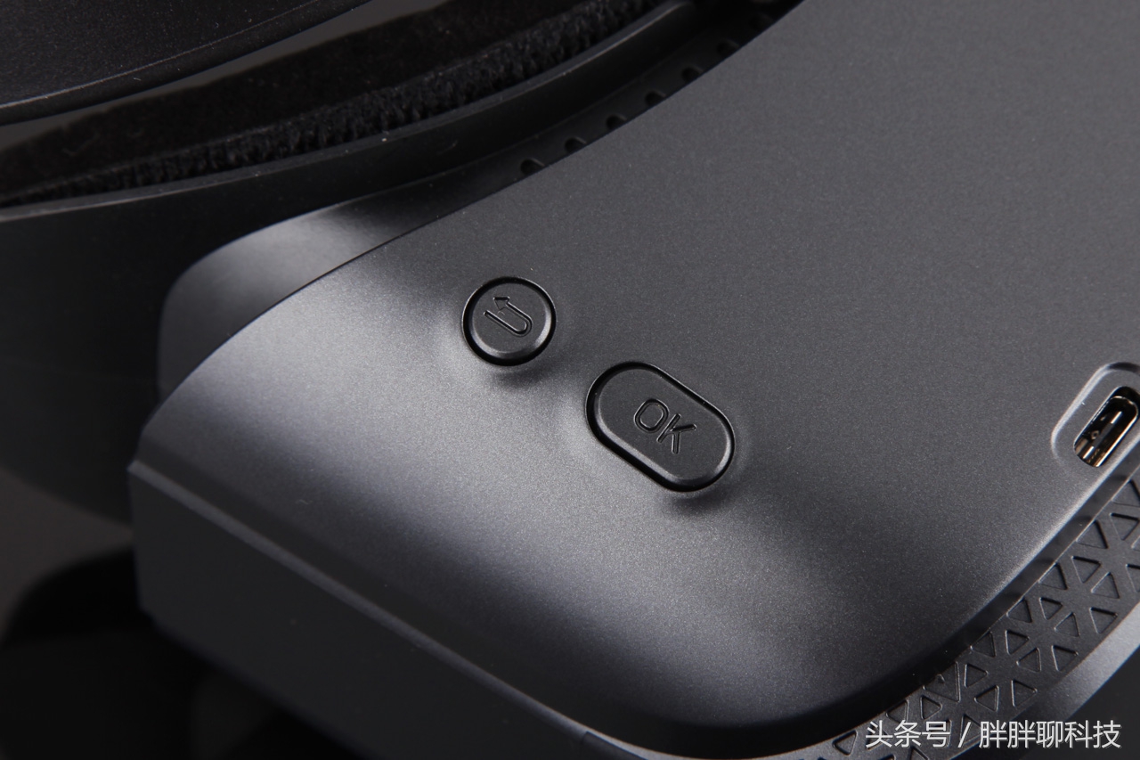 致未来的我们：爱奇艺奇遇IIVR一体机体验，真正的影院般体验！