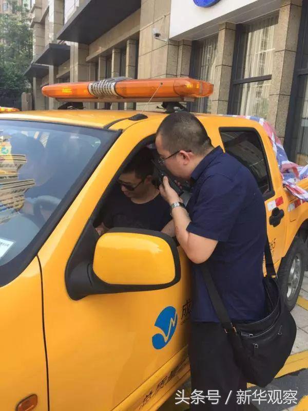 八一建军节向退伍老兵致敬图片,致敬我们的抗战老兵