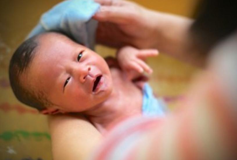 临产前孕妈会不会感觉疲惫,分娩时先见红还是先宫缩