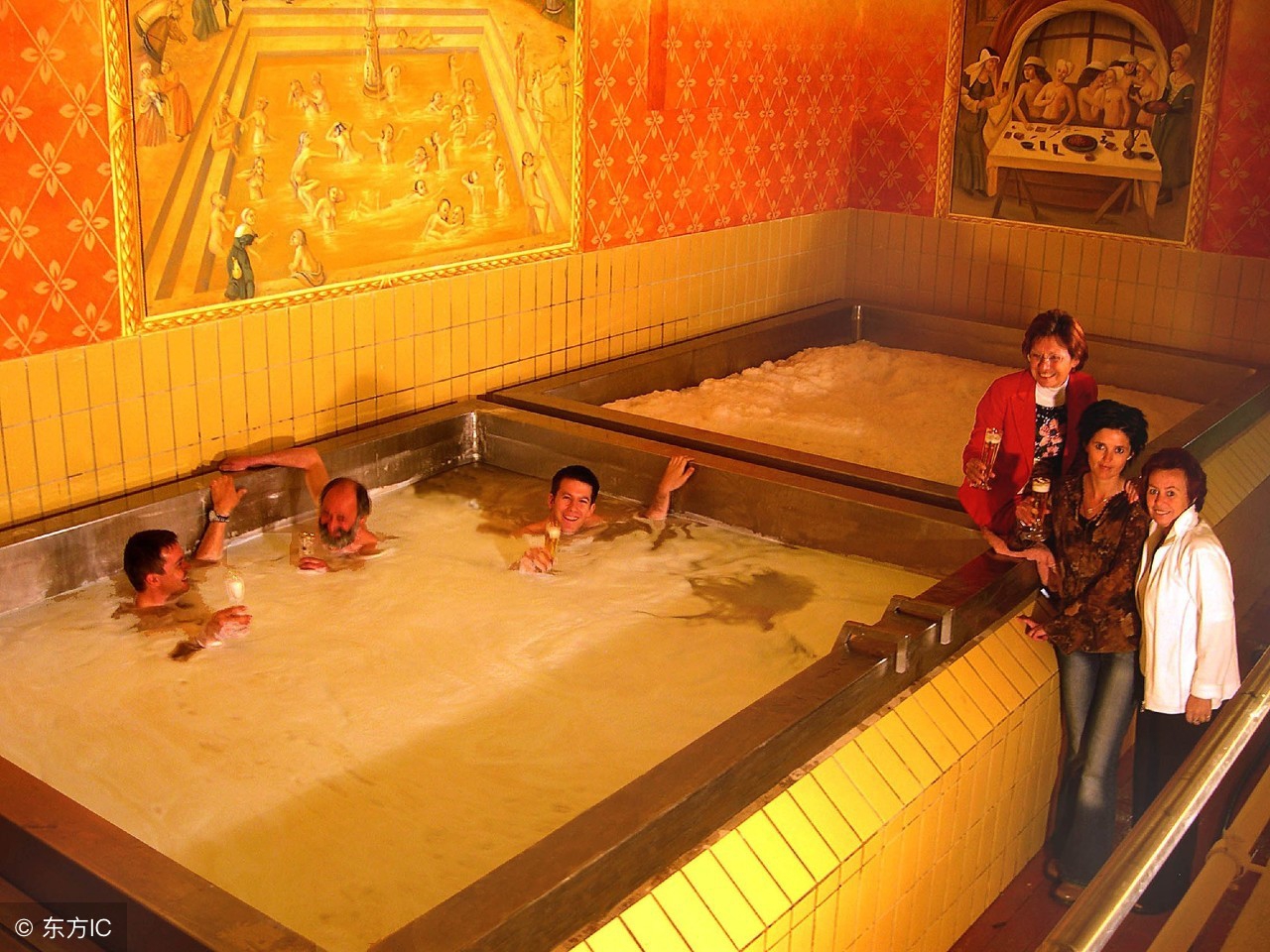 世界十大奇特沐浴方式,世界奇葩洗澡方式