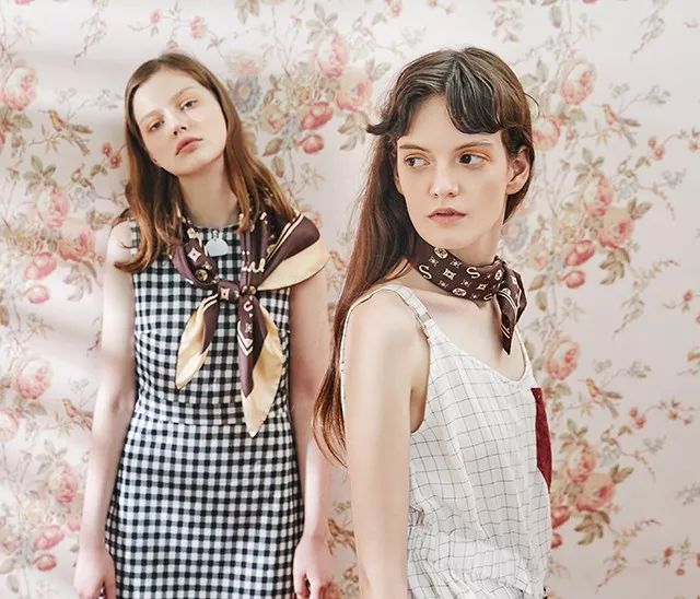 一条丝巾，省下90%的购衣钱