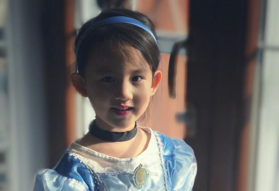 多多和双胞胎合照,多多和妹妹视频