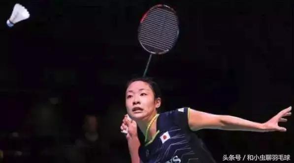 正面击打高远球动作要领简介,击高远球的手法及名称