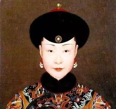 臣妾画了绛唇妆，皇上今晚别走了