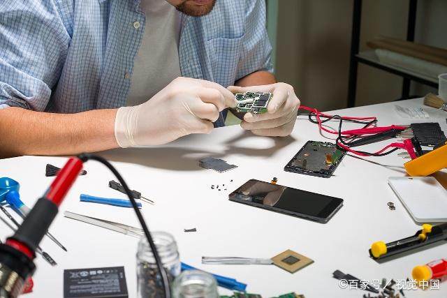 苹果手机进水用吹风机吹可以吗,手机进水用吹风机吹完充不上电