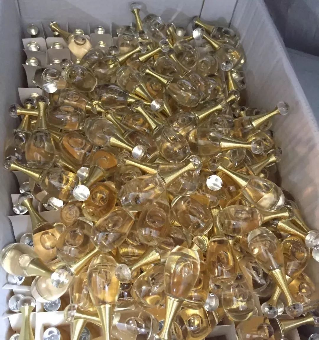 代购化妆品是真的还是假,代购化妆品骗局曝光