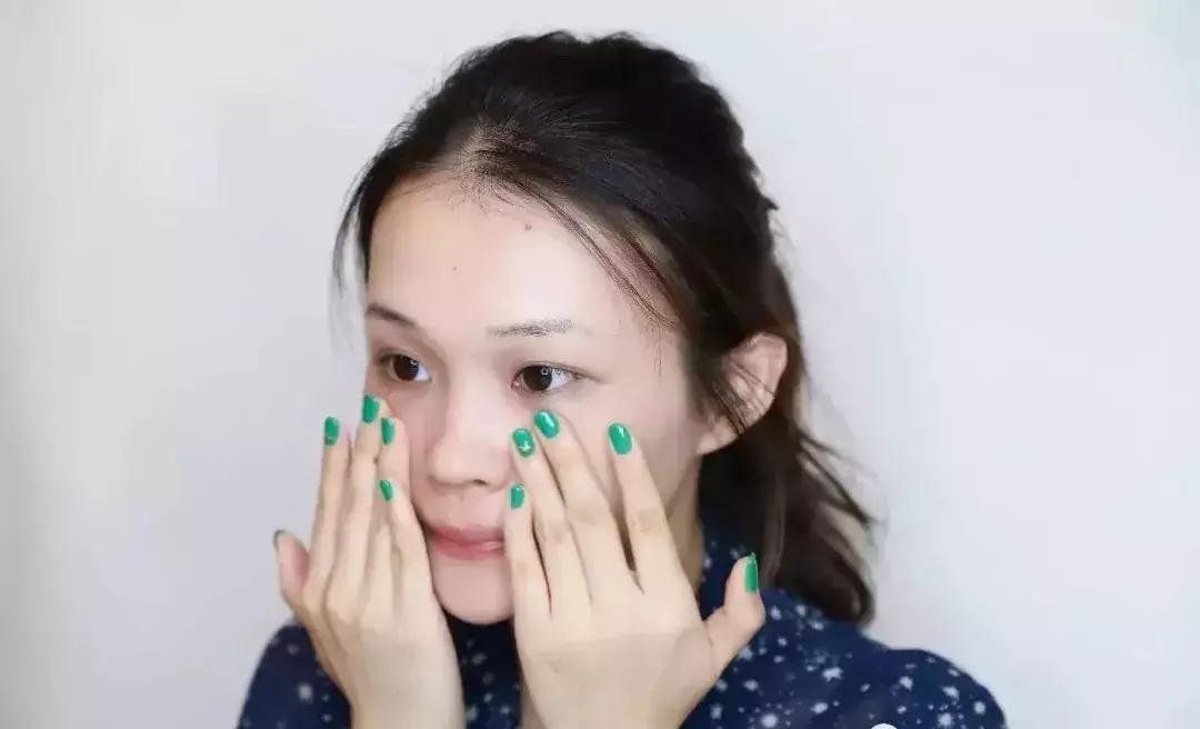 早起画个精致妆,5分钟快速出门日常妆