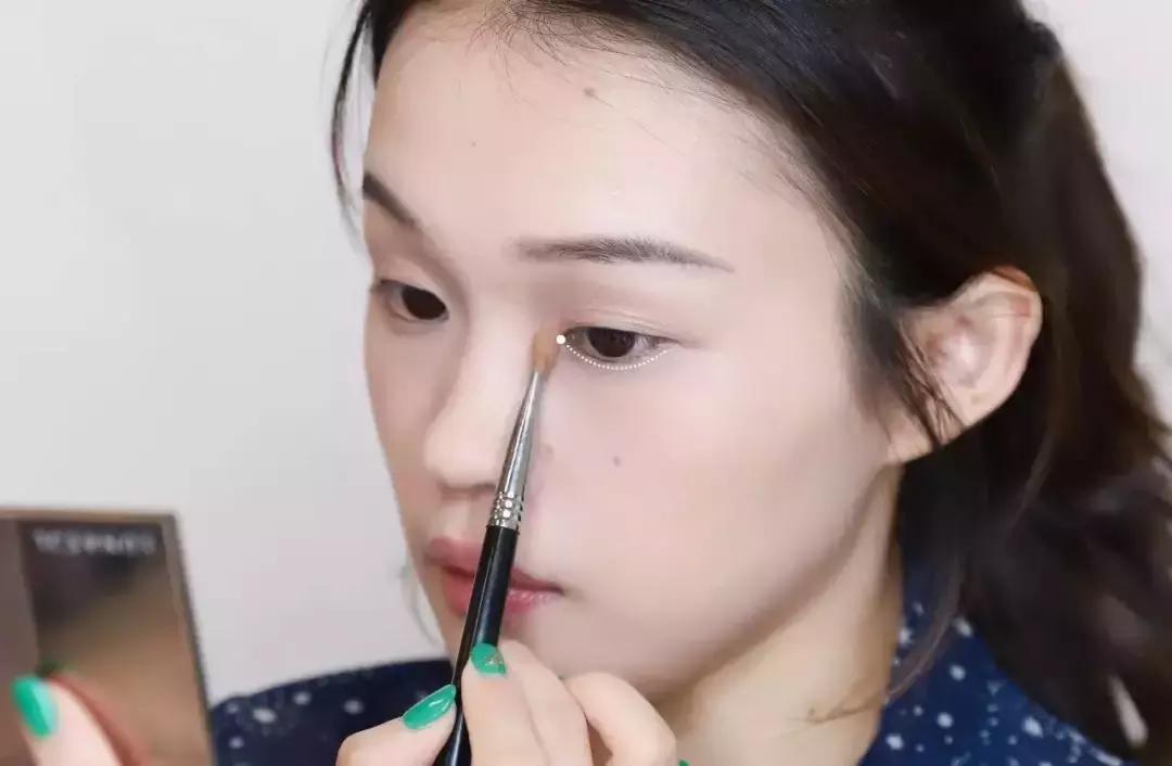 早起画个精致妆,5分钟快速出门日常妆