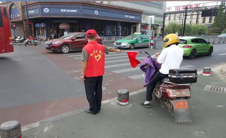 志愿者对行人交通文明劝导视频,文明交通劝导志愿者的主要任务