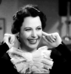 史上第一位全裸的女艺术家，她的智慧比艳照更高明（盘古文化艺术