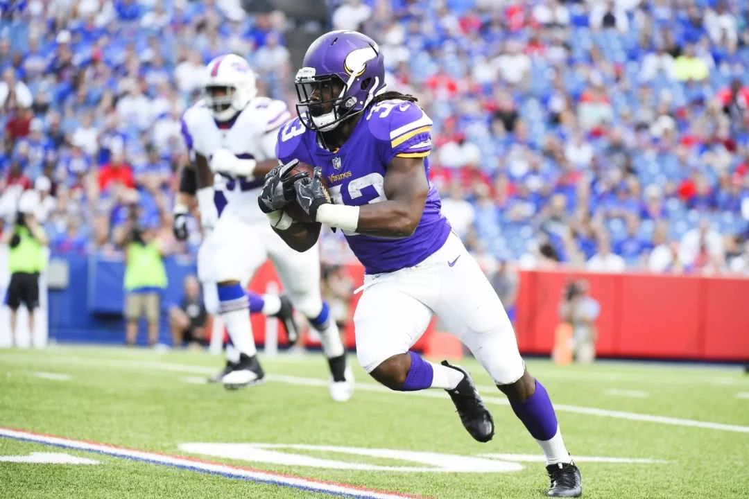 橄榄球教学入门教程,橄榄球新手入门教学