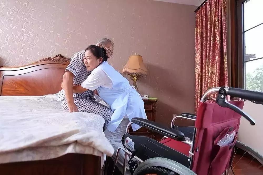 床和轮椅的转换,轮椅的正确使用实训报告