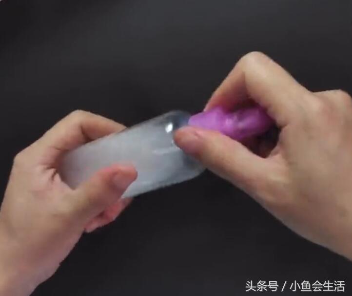 衣服皱了没有电熨斗,衣服皱了没有熨斗怎么快速弄平