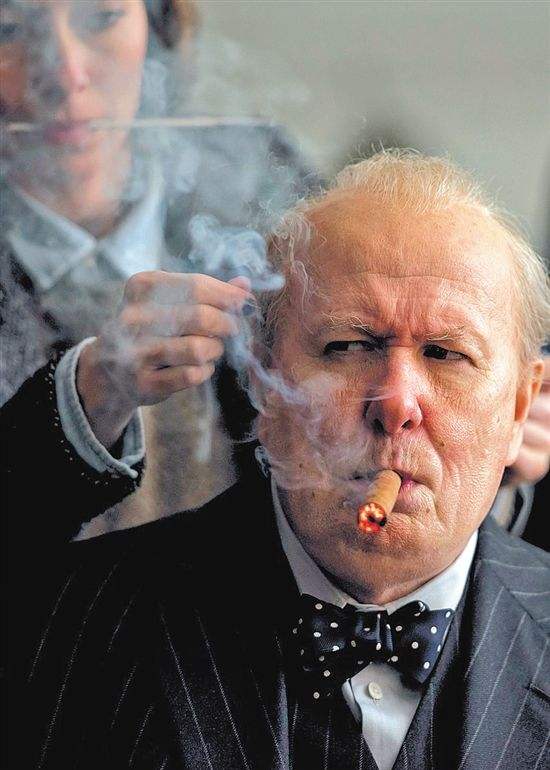 为什么成功人士都喜欢抽雪茄,有钱人为什么越爱抽便宜的烟