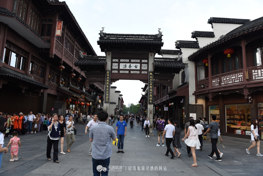 夫子庙来历和古今的变迁,南京著名的景点夫子庙江南古都