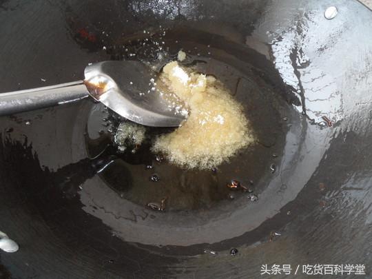 炒糖色一开始就错,炒糖色用黄名堂还是白名堂