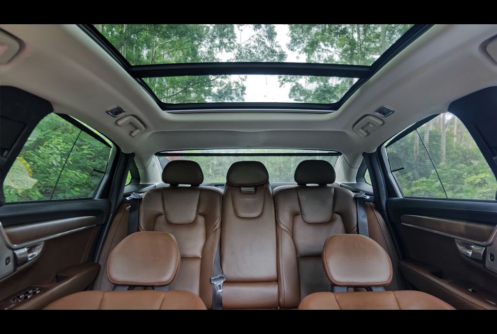 沃尔沃xc60和s90哪个更安全,沃尔沃s90安全测试