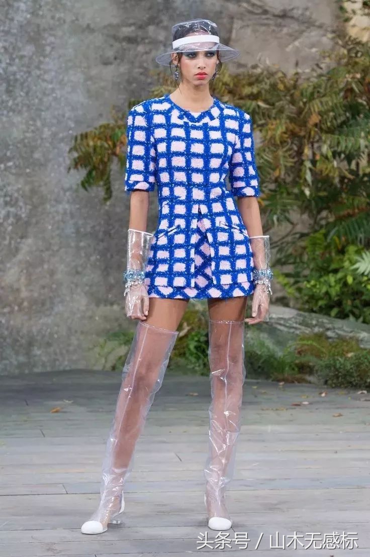 雨季正确穿搭,4款推荐让你轻松搞定早秋搭配