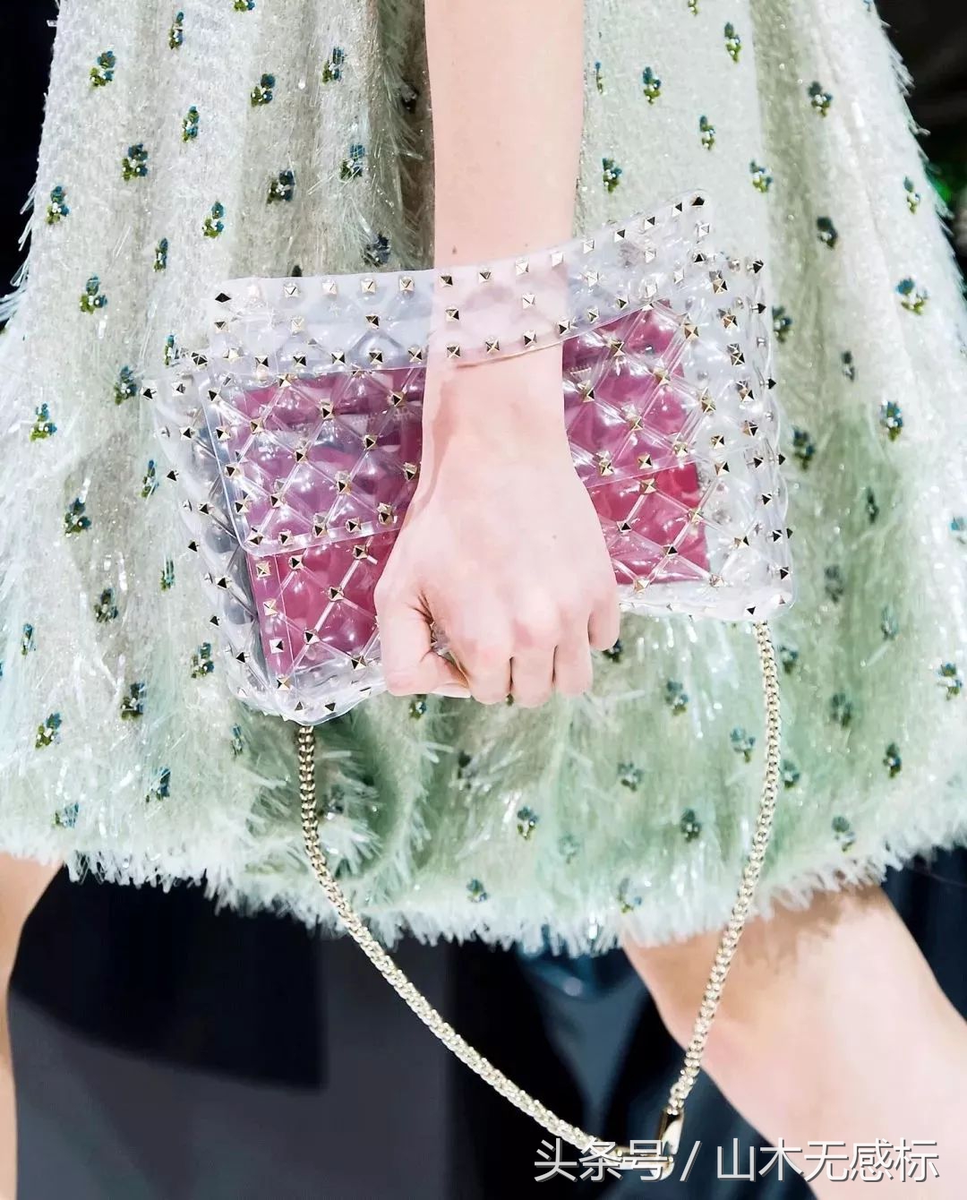 雨季正确穿搭,4款推荐让你轻松搞定早秋搭配