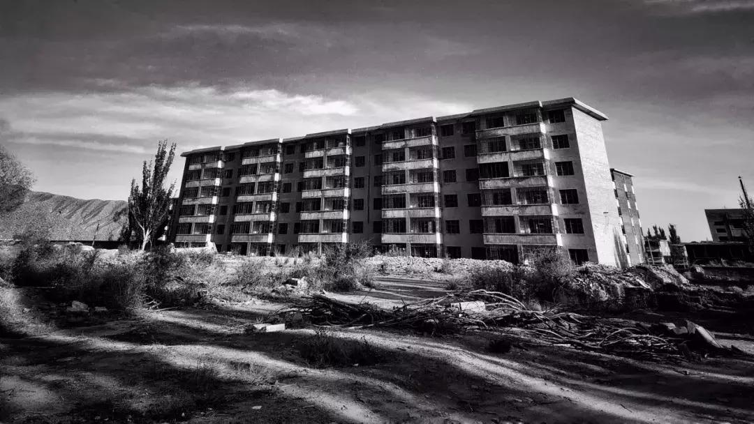 城市探索废墟探险,探索城市废墟