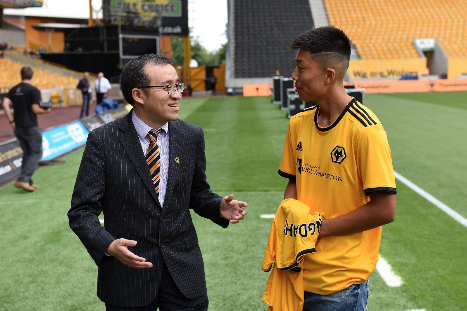 何朕宇狼队首球,英超狼队何朕宇