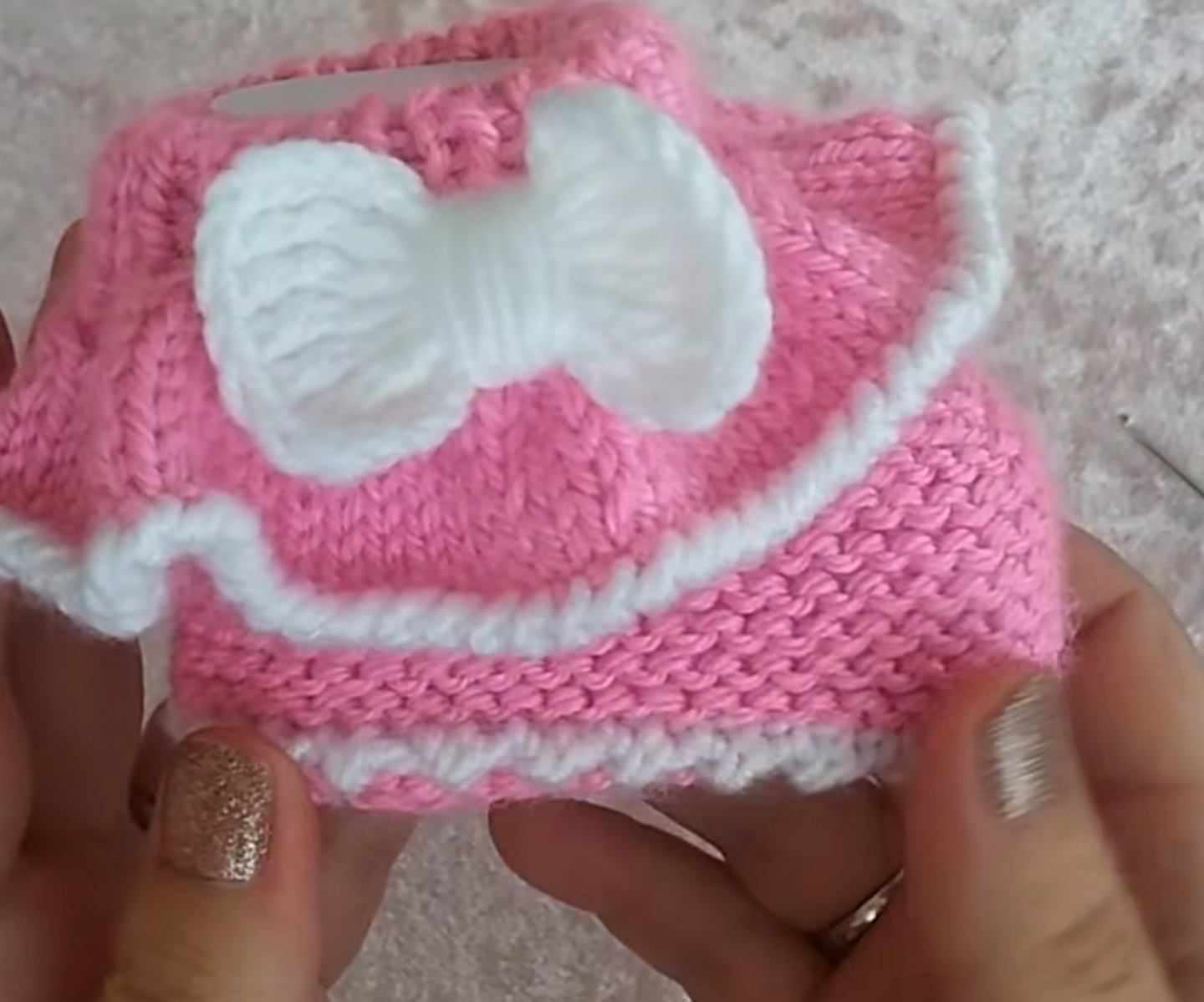 棒针编织宝宝鞋子教程方格款,棒针双色编织婴儿鞋的教程