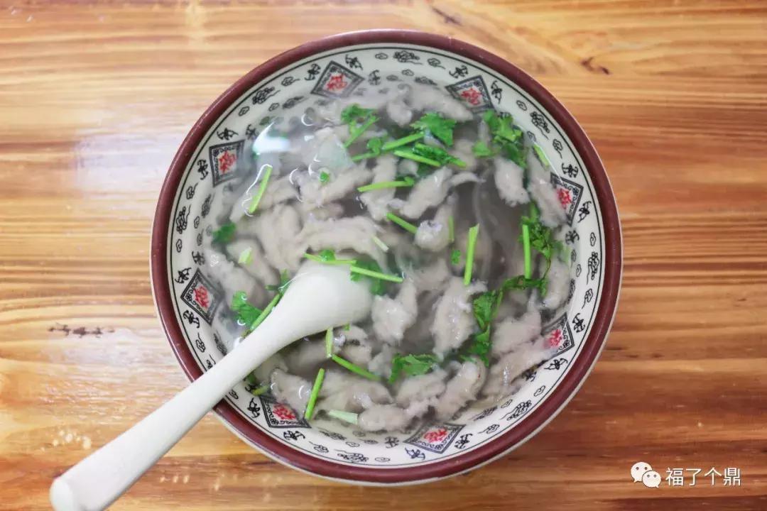 这碗鲨鱼片太刺激了