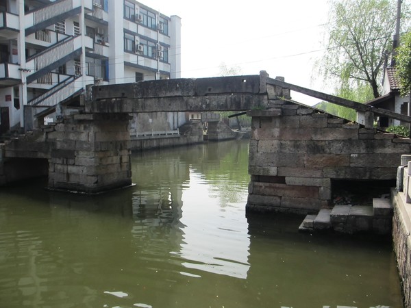 绍兴湖面上的桥,绍兴越城的桥