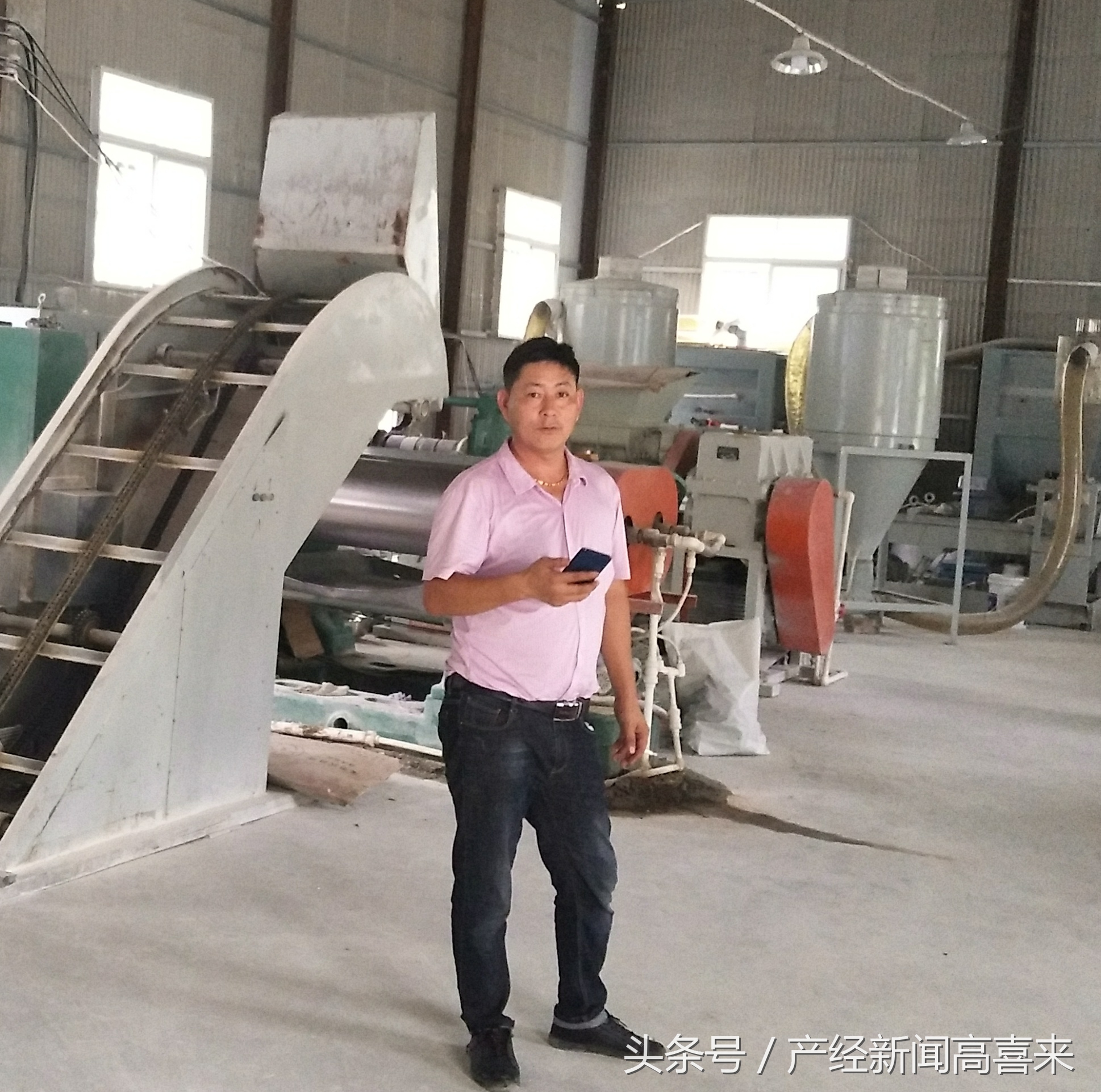 回乡创业办厂惠泽邻里乡亲回报家乡甘于奉献