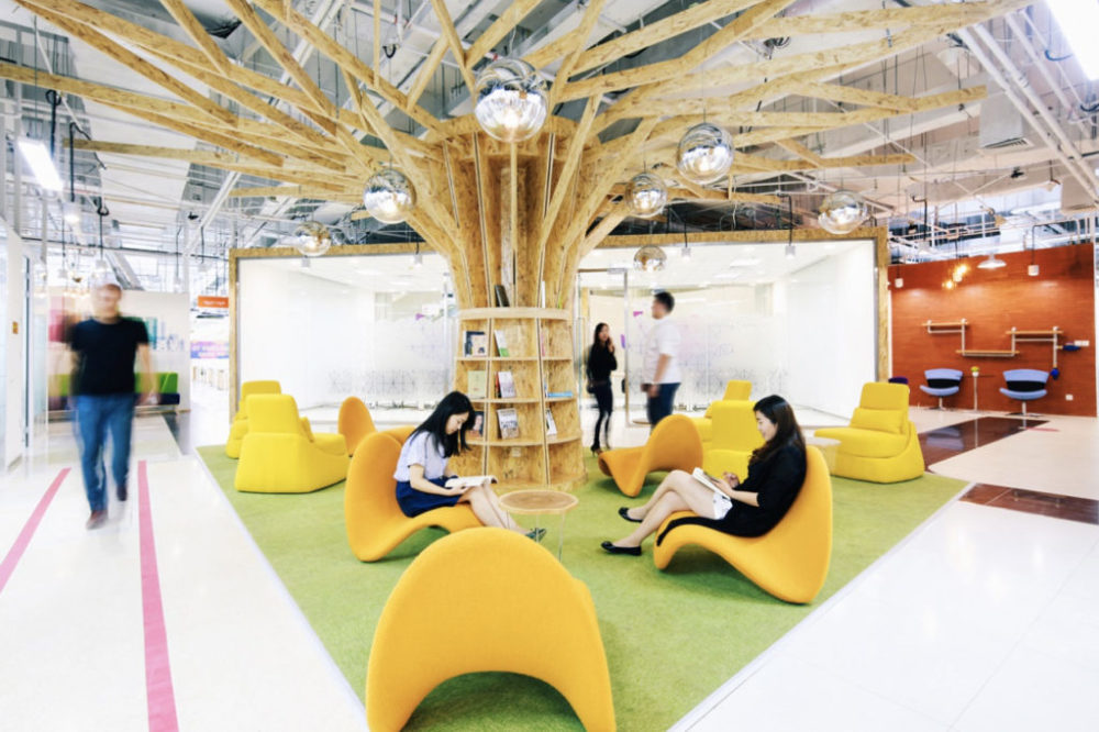 早参：黄晓明凌晨发声未参与任何股票操控；海底捞拟9月香港上市