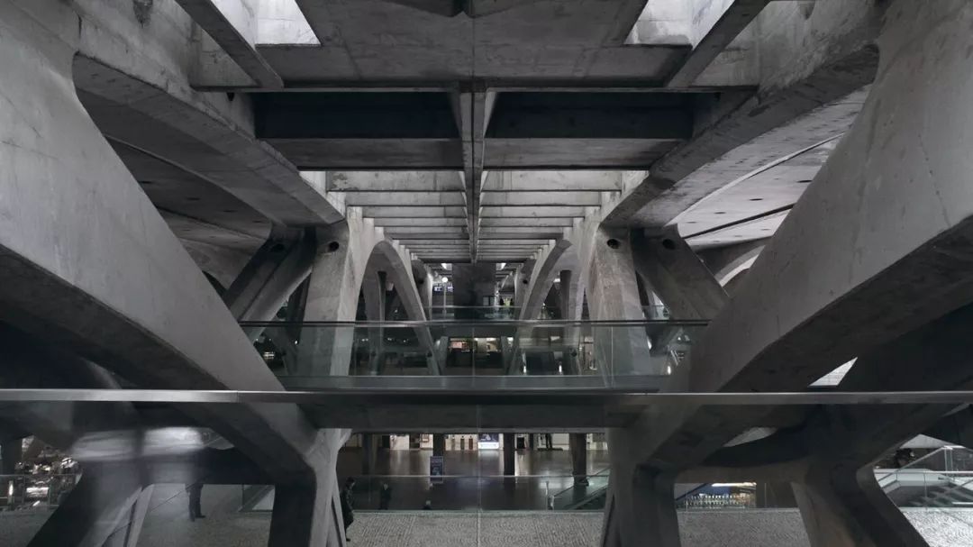 解压！美哭的对称建筑，瞬间治愈强迫症患者