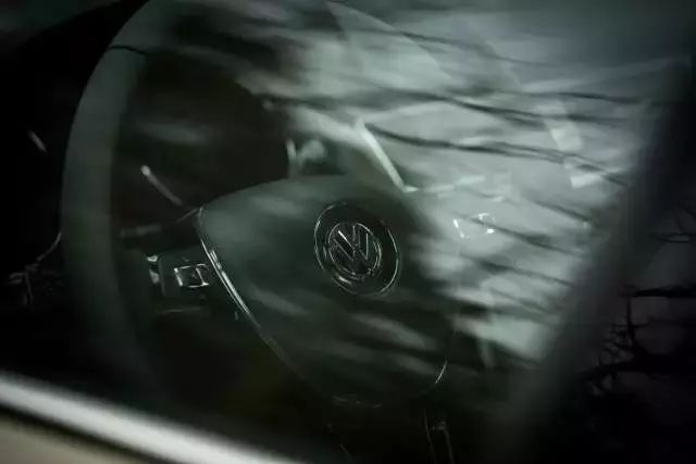 开车到高速没油了怎么办,开车路上没油怎么办