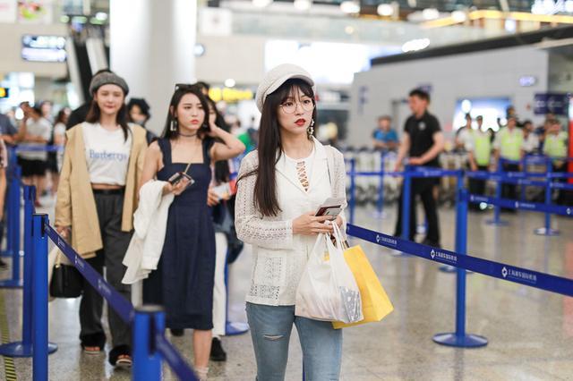 snh48现身机场,snh48演唱会home